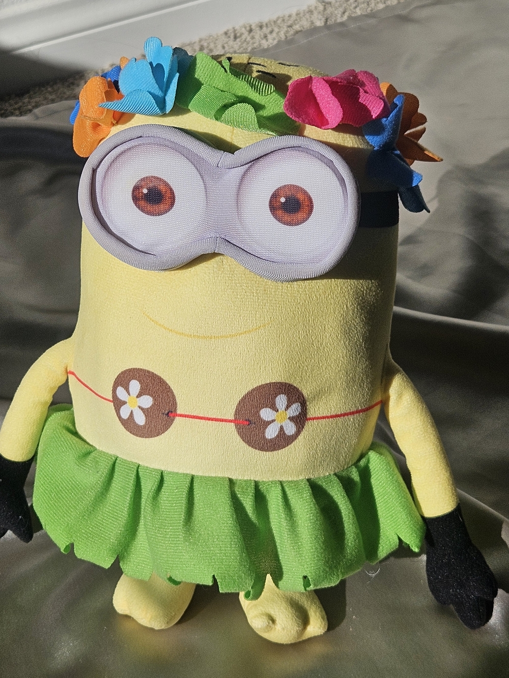 Universal Studios Despicable Me  Minion Mayhem 11 Inch Plush Hula Hawaiian Doll
